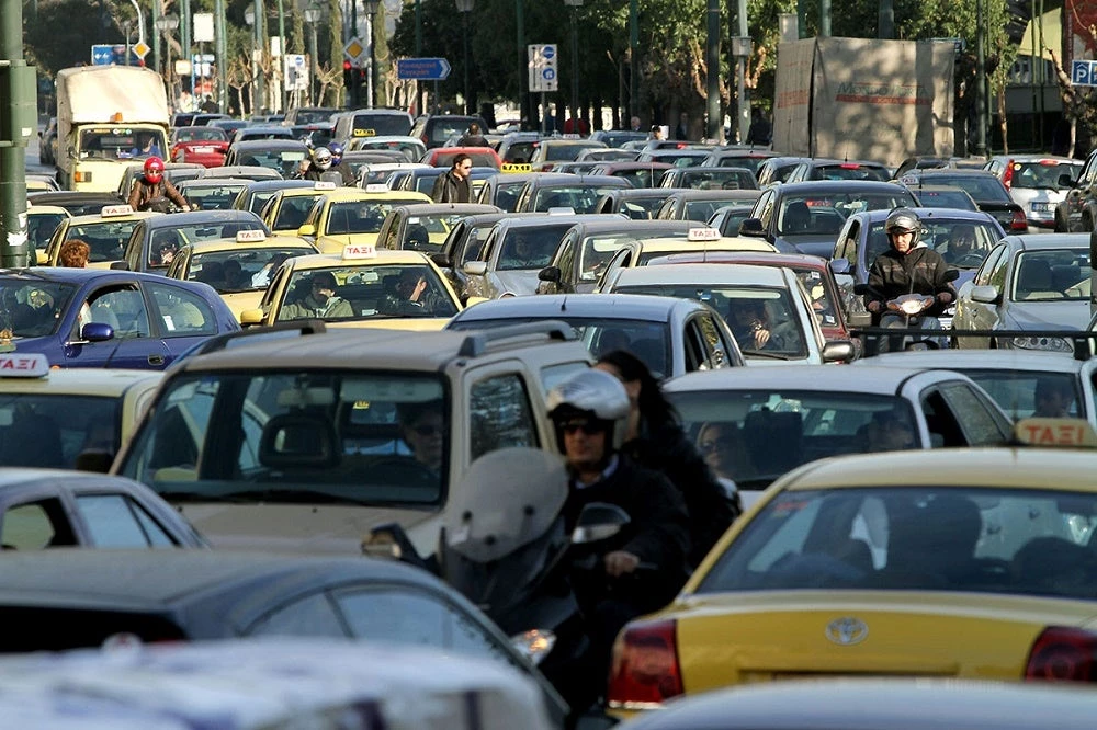 Χάος στους κεντρικούς δρόμους λόγω απεργίας στα μέσα μεταφοράς -Πού υπάρχει μποτιλιάρισμα